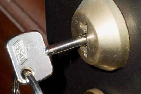 Ouvrir porte claquée Ouvrir porte claquée